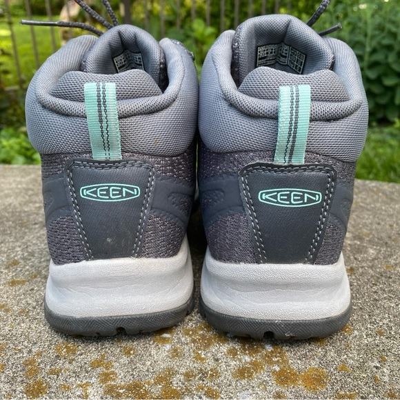 Women’s Keen Waterproof Terradora II hiking boots. Size 8. EUC - Picture 2 of 11